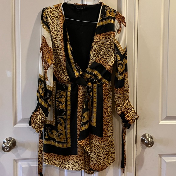 Classic women dress - Picture 7 of 7